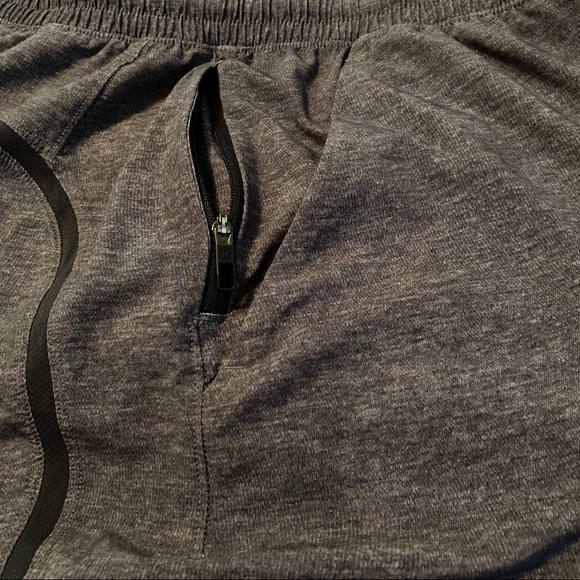 Lululemon Pace Breaker Shorts No Liner 9” Size S - Picture 6 of 8